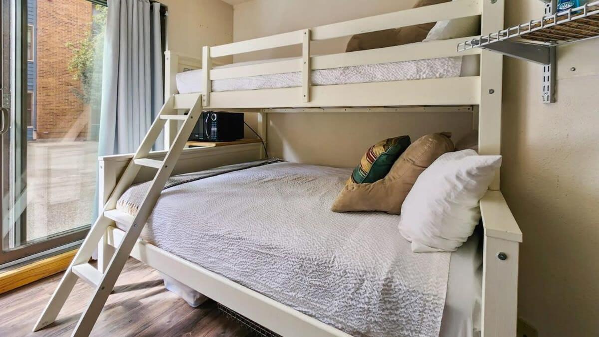 Cozy Studio With Shared Pool -3 Min To Ski Lift Breckenridge Exterior photo